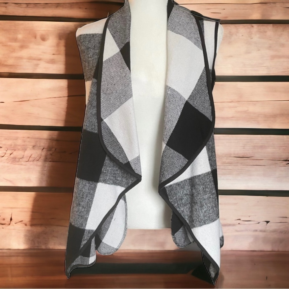 Black, white & grey plaid open front vest M